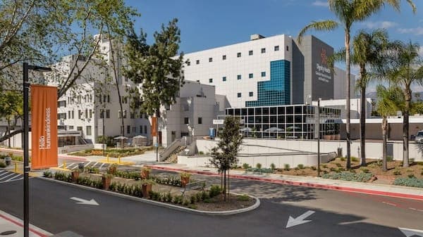 Dignity Health hospital exterior